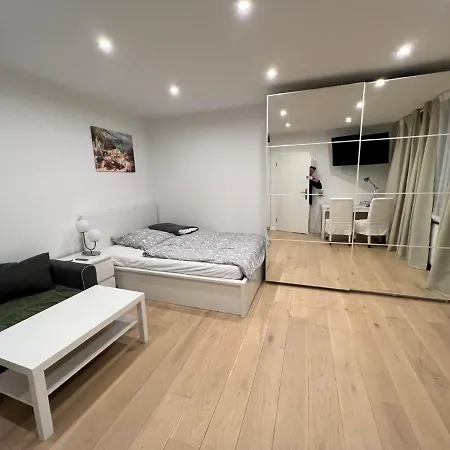 Lovely Close To The Heart Of Apartment *